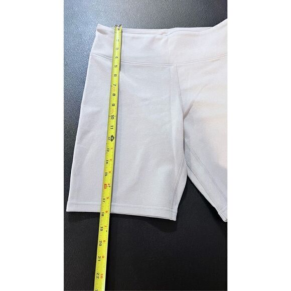 Bass Outdoor Women's Flat Front Biker Short Heather Grey Size Medium NWT P1-36 - Picture 8 of 15